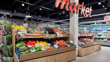 Un Carrefour Market installe une unité mobile de désinfection à l’entrée de son magasin