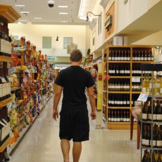 Rayon vin dans un supermarché