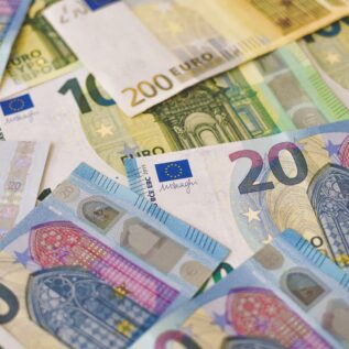 Salaire en euros d'Alexandre Bompard (Carrefour)