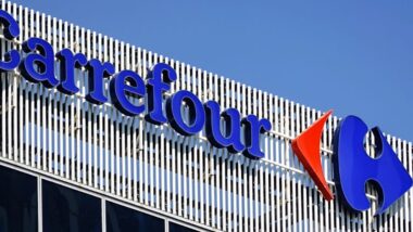 Des produits Carrefour invendus retrouvés dans une forêt du Nord de la France
