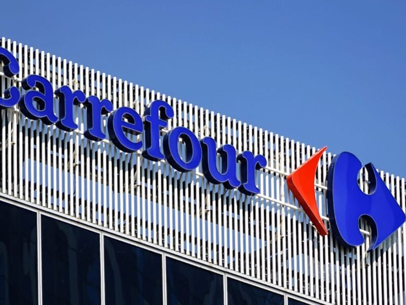 Des produits Carrefour invendus retrouvés dans une forêt du Nord de la France