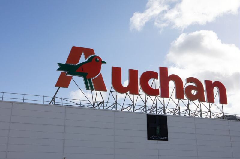 Grande distribution : Auchan et Rocca, les détails d'une reprise stratégique en Corse