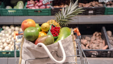 Grande distribution : la marge de 10 % prolongée, quel impact sur les prix et les agriculteurs ?