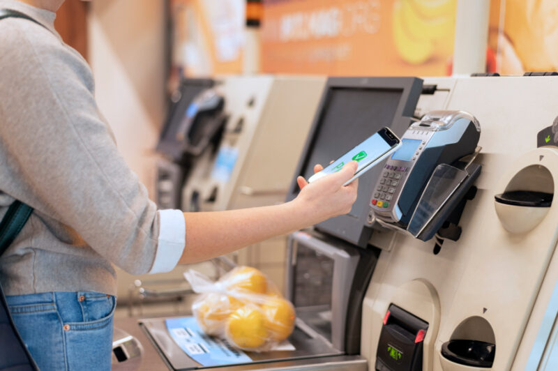 Les supermarchés disent stop aux caisses automatiques