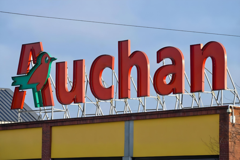Sous conditions, Auchan peut désormais intégrer 98 magasins Casino à son réseau