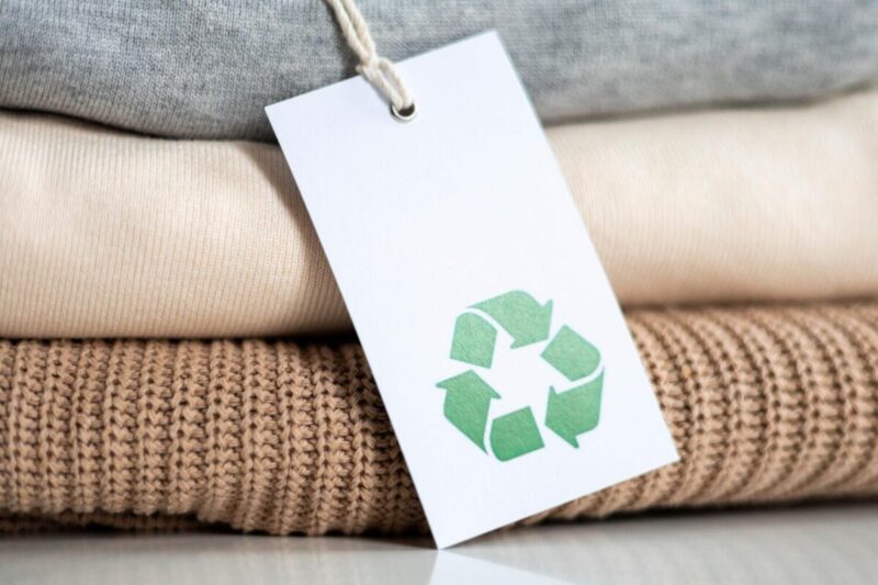 Un indice environnemental bientôt obligatoire dans le prêt-à-porter