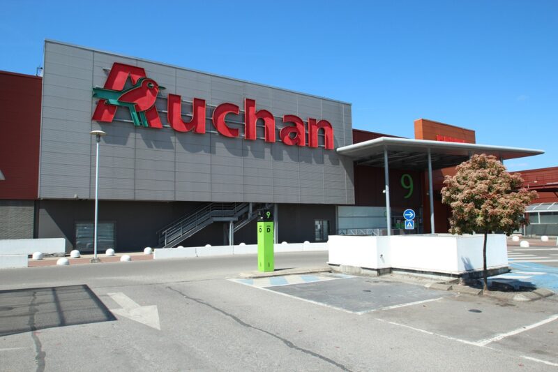 Auchan cède 19 magasins à Lidl : un bouleversement imminent