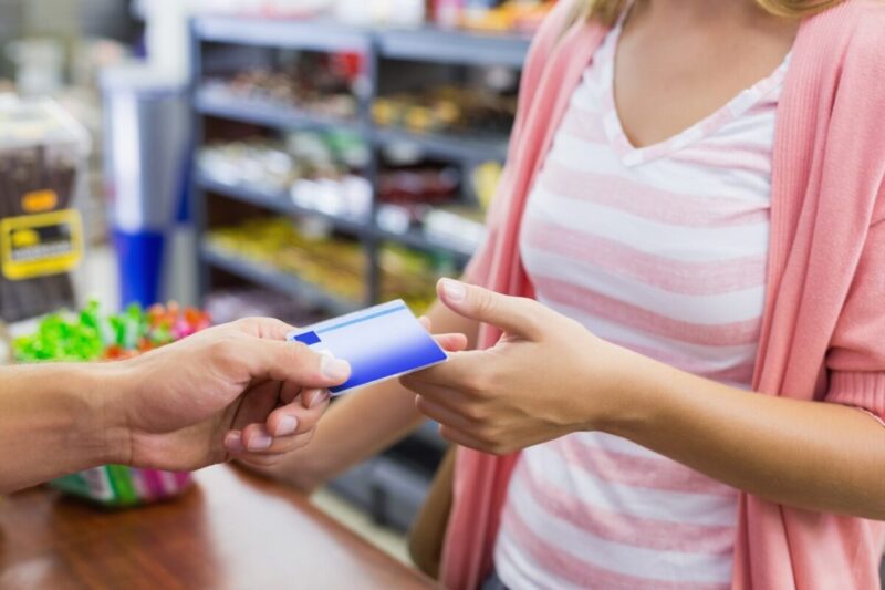Carte de fidélité : quelle enseigne vous fait vraiment économiser ?