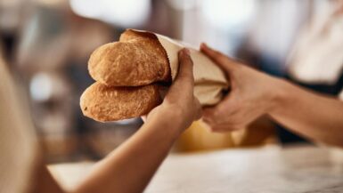 Les discounters défient le marché : la baguette à moins de 30 centimes