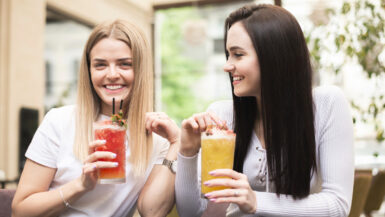 Bulles, fruits et naturalité la nouvelle tendance boisson qui s’installe sur le marché français